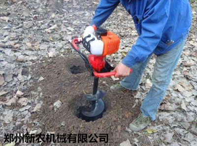 新一代植树打坑机动力更强大